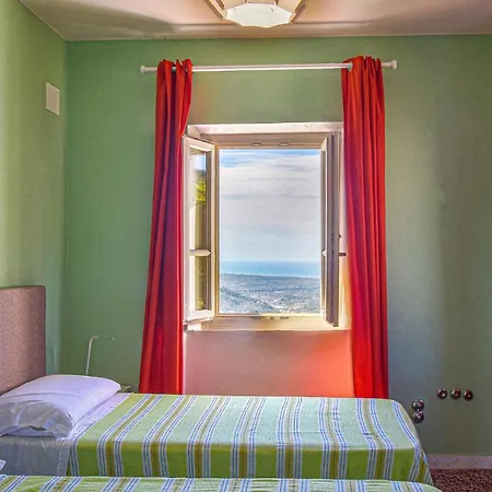 5 Bedroom Amazing In Fabbiano
