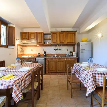 Tatil Evi 5 Bedroom Amazing In Fabbiano *