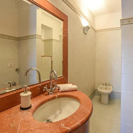 5 Bedroom Amazing In Fabbiano Fabbiano (Lucca)